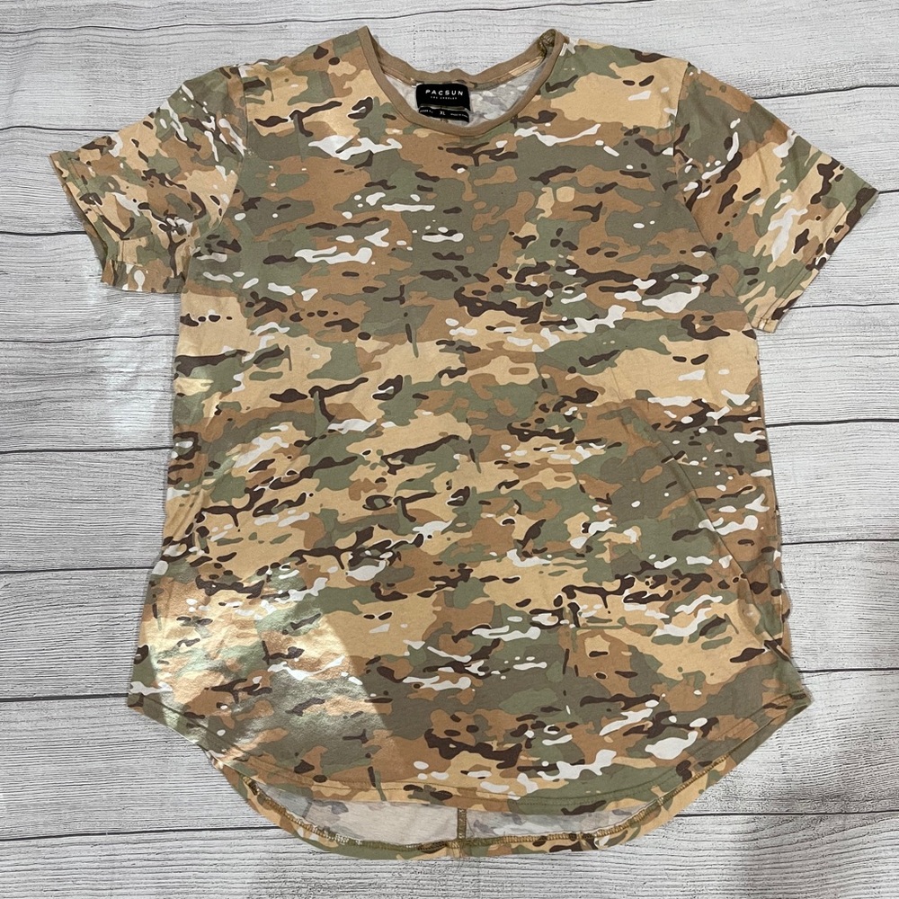 Men’s PacSun Camo T- Shirt Long Fit XL